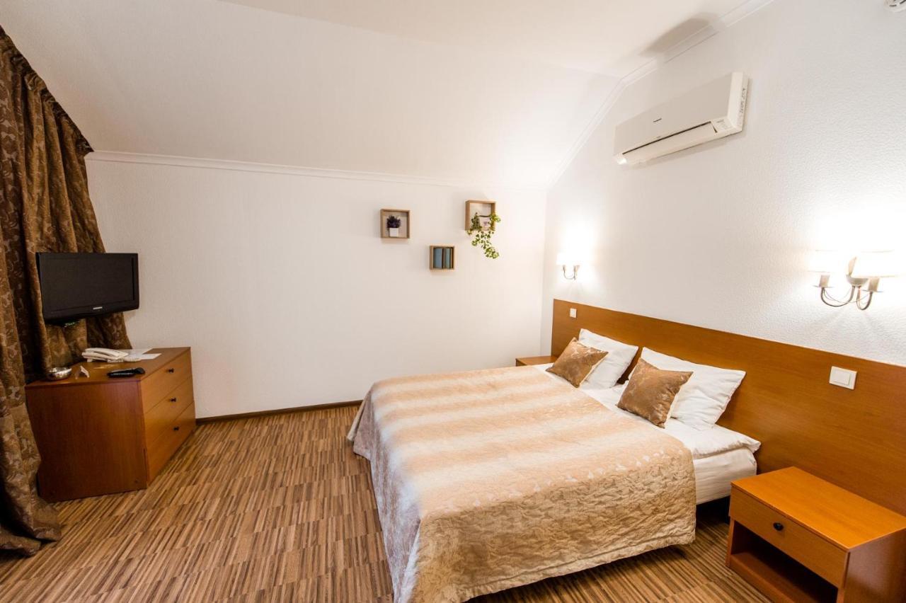 Veselyj Zajets Otel Pirnove Dış mekan fotoğraf