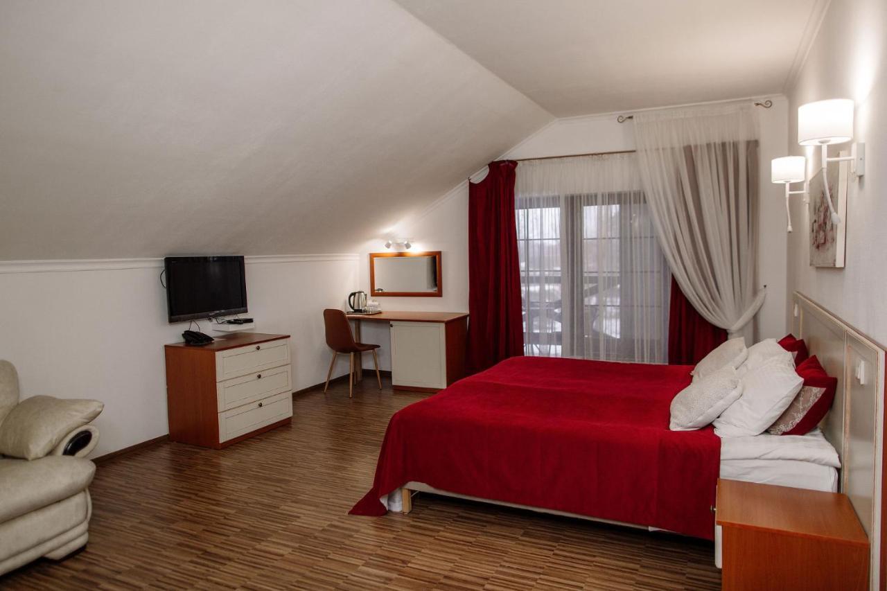 Veselyj Zajets Otel Pirnove Dış mekan fotoğraf