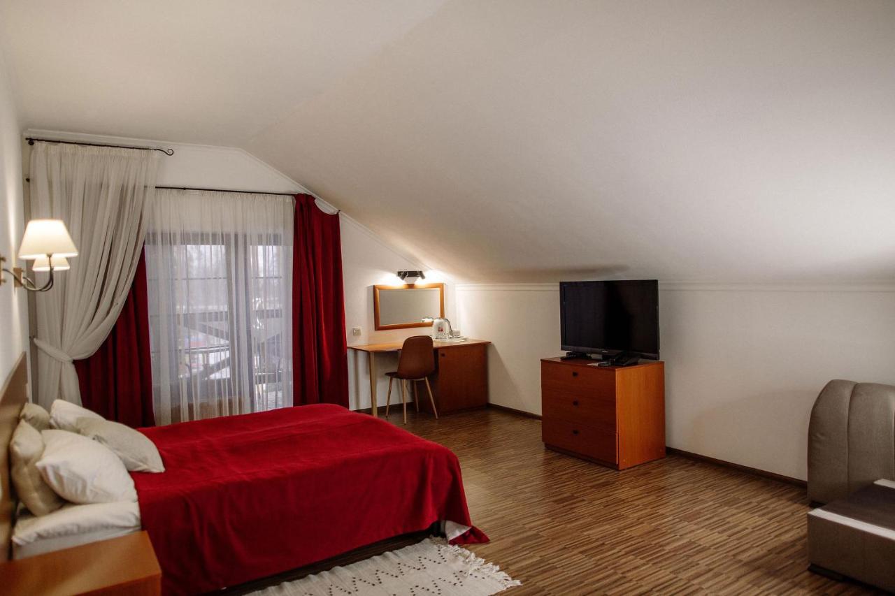 Veselyj Zajets Otel Pirnove Dış mekan fotoğraf