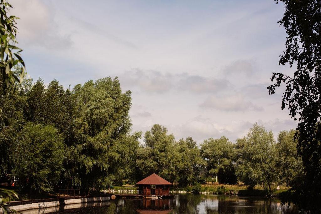 Veselyj Zajets Otel Pirnove Dış mekan fotoğraf
