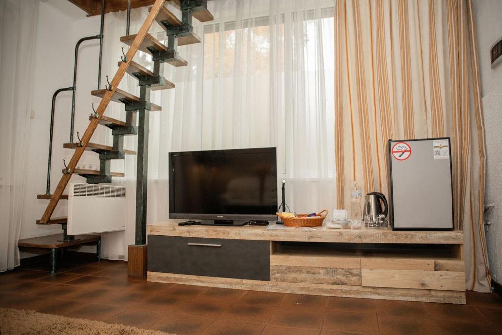 Veselyj Zajets Otel Pirnove Dış mekan fotoğraf